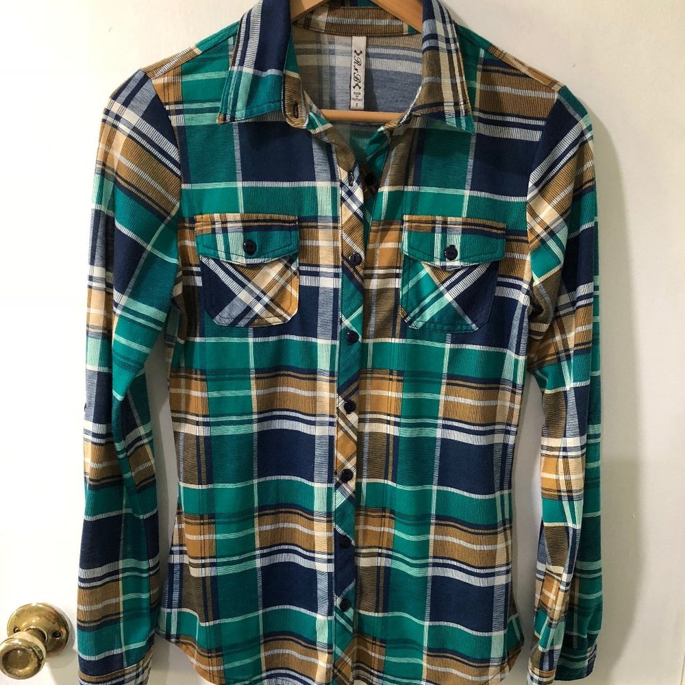 Junior girls button down pleaded shirt size small